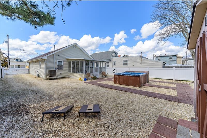 Outdoor space. Hot Tub out of order.
