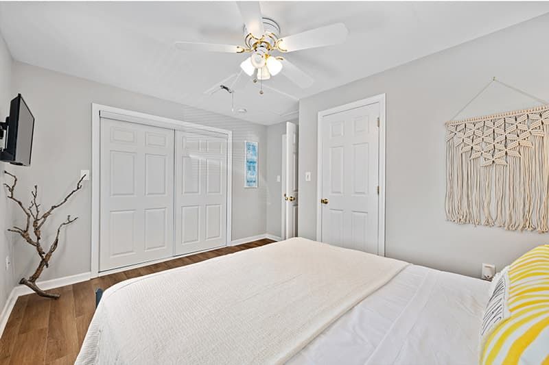 Master Bedroom with Queen size bed.